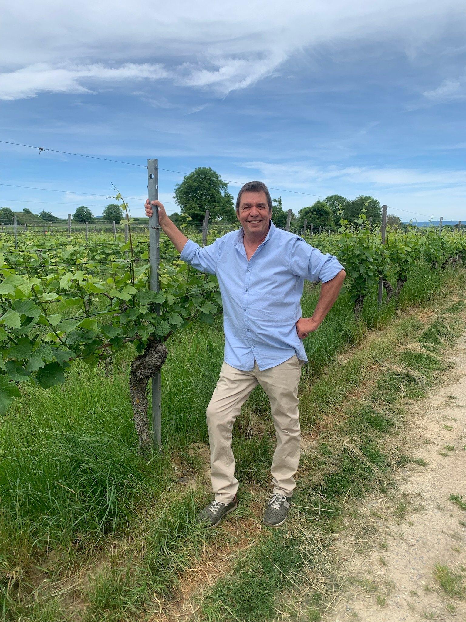 Familie Baumann im Weinberg